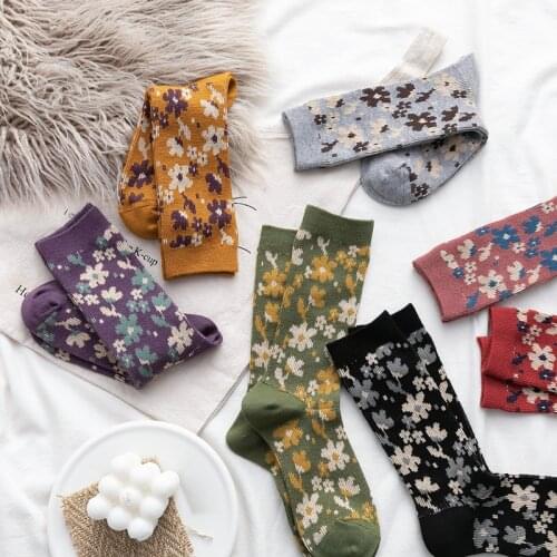 Fashion Vintage Flower Womens Socks Cotton Cozy Breathable Girls Casual Socks Korean Style Kawaii Womens Long Socks Winter Fall