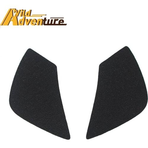 For BMW R1200R R1200 R 1200 R 1200R 2015-2018 Fiber Sticker Tank Fuel Gas Traction Pad Side Decal Anti Slip Knee Grip Decals