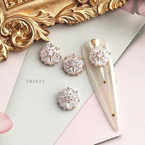 5pcs TN4923 Gold Circle flower Crystal Zircon Nail Art Rhinestones metal nail accessories Nail art Decorations 3D Nails charms