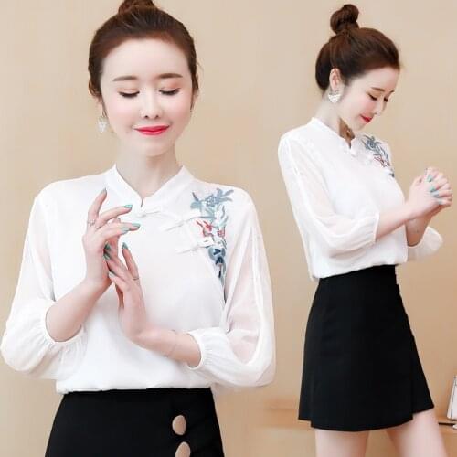 Elegant Blouses 202 Spring Retro Blouse And Top Women Buttons Puffy Sleeve Top Retro Tshirt Vintage Femme Blusas AA5384