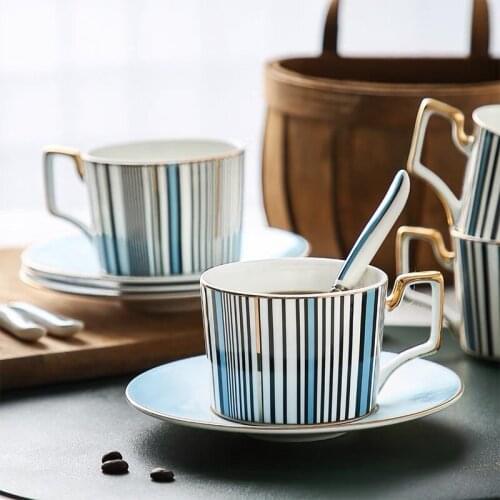 YeFine Luxury Bone Porcelain Tea Cups And Saucers Set Gold Inlay Ceramic Coffee Cup Set Blue And White