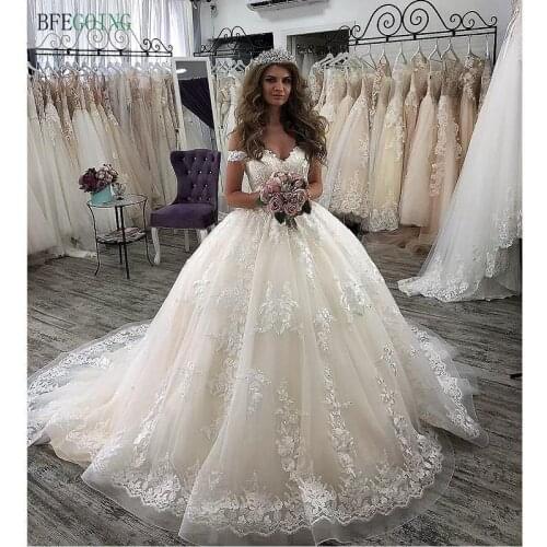 Luxurious Lace Tulle Sweetheart Floor-Length Off The Shoulders Ball Gown Wedding Dress Chapel Train Custom Made