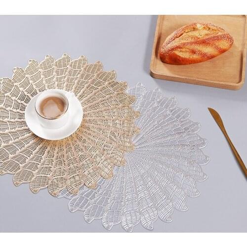 Creative Art Hollow Round Flowers PVC Life 2 Pieces Set Kitchen Table Mats PVC Table Napkin Art Decorative Placemats