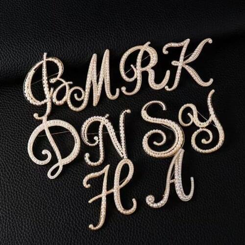 A-Z Letter DIY Imitation Pearls Brooches For Women Men Clothing Lapel Sweater Backpack Pins Ornaments Wedding Anniversary Gifts