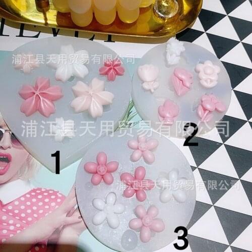 A Variety of Flower-shaped Chocolate Turn Sugar Mold Small Flower Cake Dessert Decoration Drop Gum Lavender Gypsum Candle Mold
