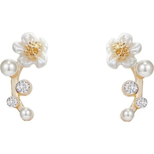 Korean Temperament Elegant Shell Fresh Daisy Pearl Earrings Sweet And Simple Dongdaemun Net Red Earrings