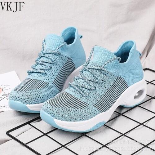 2021 Large Size Ladies Sports Shoes Breathable Cushion Womens Socks Shoes Outdoor Walking Shoes for Women Chunky Sneakers