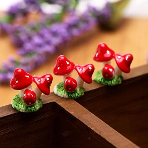 4Colors Mini Mushroom Resin Crafts Fairy Garden Miniatures Garden Ornament Decoration Terrarium Figurines Decor DIY Dollhous