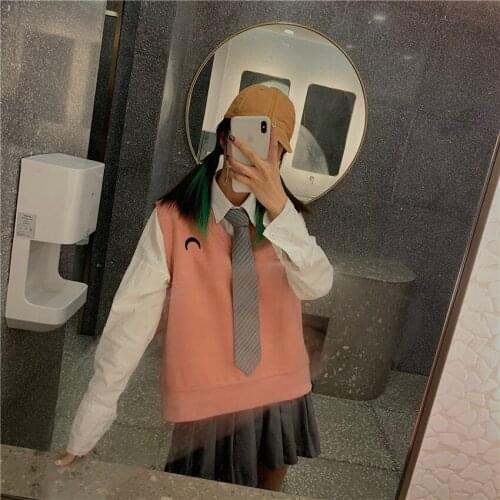 Autumn winter streetwear Korean Harajuku Embroidered Women sleeveless sweater student y2k V-neck Knit Pullovers Tops for Daily