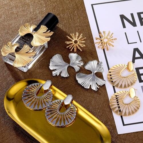 ZOVOLI Boho Vintage Gold Big Leaf Stud Earrings For Women Statement Unique Geometric Pendant Earings Fashion Jewelry 2020