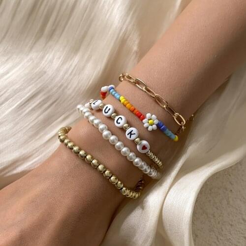 5pcs Bohemian Beads Bracelets Women Daisy Pearl Flower Chain Bracelet BOHO Heart Retro Ethnic Acrylic Letter Bracelets Jewelry