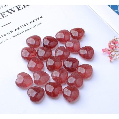 Natural beautiful strawberry crystal stone hand-carved cute love heart Fashion for gifts