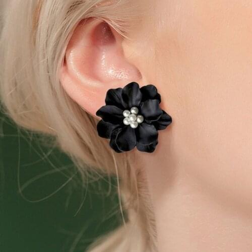Sexy Woman Black Flower Earrings Party Club Accessories Ear Stud Earrings Fashion Jewelry Korean Pearl Earrings