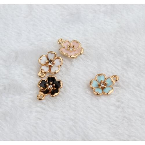 10Pcs/Lot Peach Blossom Shape With Rhinestone Enamel Pendant Charms Gold Color Tone Oil Drop DIY Bracelet Floating Charms