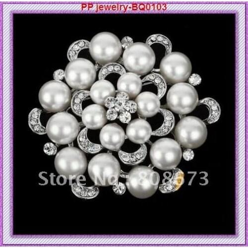 High quality!!(12pcs/lot) Factory Cheap price Crystal And pearl flower Alloy brooch