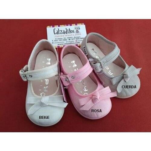 Linen mercettes in pink with bow and Buckle, from Zapy