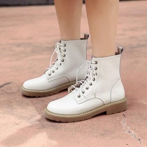 QZYERAI Autumn Women Chelsea Boots Genuine Leather Ankle Boots for Women Casual Motorcycle Shoes Winter Fur Couple Shoes