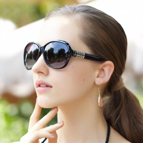 Round Sunglasses Women 2021 Black Oversized Sunglasses Retro Vintage Big Sun Glasses Shades For Women Zonnebril Dames