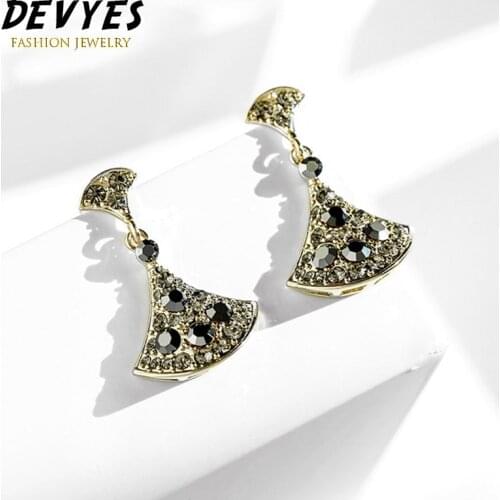 S925 Silver Needle Fan-shaped Female Personality Retro New Earrings 2021 Fashion Small Skirt Earrings Simple Jewelry