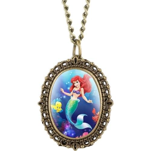 Exquisite Womens Small Quartz Pocket Watch Retro Mermaid Patch Pattern Oval Pocket Watches Gift for Pocket Watch With Necklace