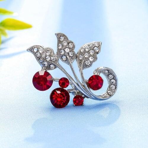 Fashion Luxury Elegant Red Crystal Poppy Flower Brooches Silver Color Rhinestone Leaf Alloy Plant Brooch Lady Party Pins Gifts