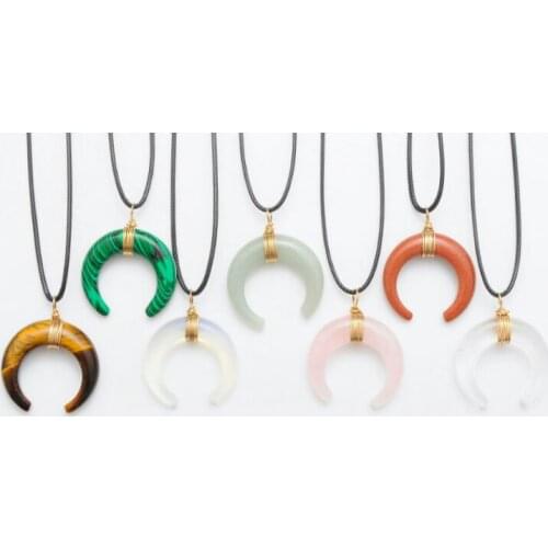 7 Colors for choice Natural Stone Crescent Pendant Necklace Moon Pendant European and American Fashion Jewelry Moon Shape