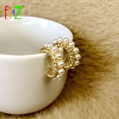 F.J4Z Trend Woman Earrings Elegant Simulated Pearl Beaded C Shape Statement Earring Fashionable Lady Ear Jewelry Gifts