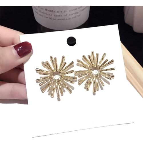 European American Exaggerated Firework Shape Design Stud Earrings Retro Fashion Irregular Metal Earrings for Women Jewelry Gift