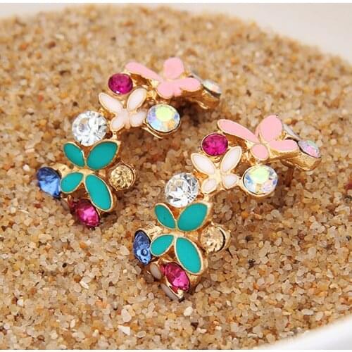 1 Pair Fashion Women Lady Elegant Crystal Rhinestone Flower Ear Stud Earrings