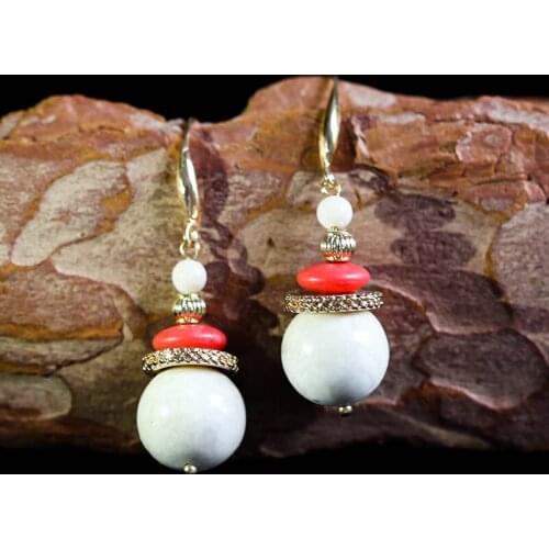 Fashion Handmade Beige Beads Red Stone Pendant Dangle Earrings for Women Elegant Party Earring Gold Color Jewelry Gift Z4D336