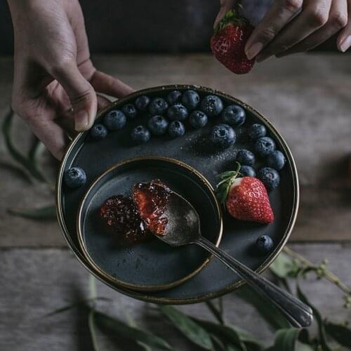 European Retro Metal Plate Handcrafted Iron Round Square Vintage Bread Cake Storage Tray With Handle Home Decoration Garden Dish