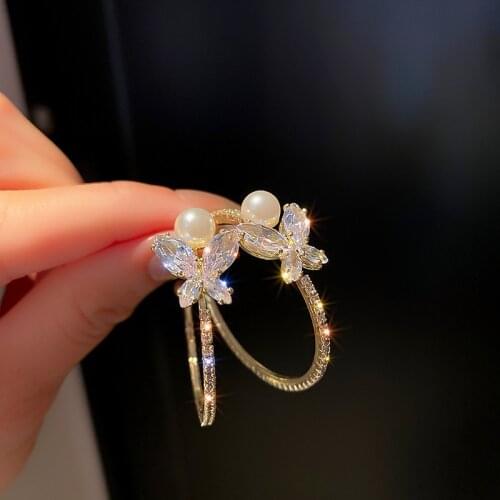 2021 Big Circle Round Hoop The Butterfly Pearl Earrings for Womens Fashion Statement Golden Punk Charm Earrings Party Jewelry