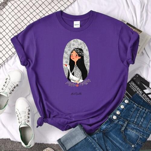Girl Holding Goose Harajuku Print Women Tops Harajuku Oversized Tee Clothing Loose Loose Tshirts Fashion Casual Womens T Shirt