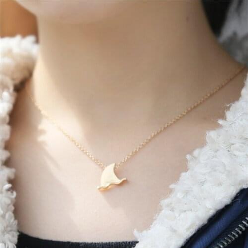 Sell like hot cakes in Europe and America, whale wing necklace as a gift for mom and girlfriend