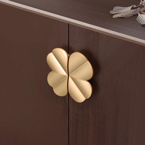 DIY Four Leaf Clover Shape/Creative Zinc Alloy Door Knob European Furniture Handles Drawer Pulls Kitchen Cabinet Handles