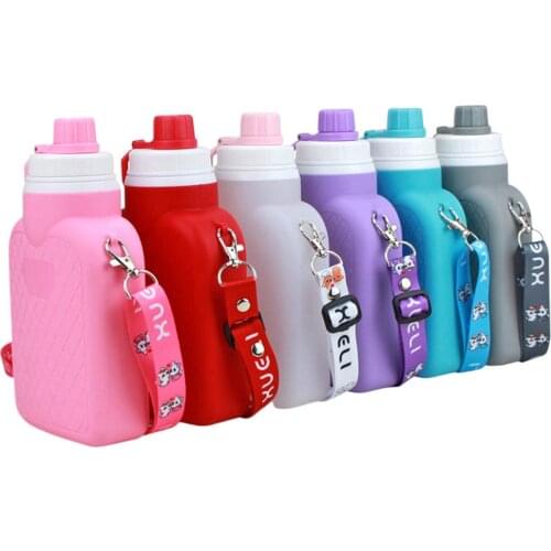 Water Bottle With Plastic Hook And Straps Large Capacity Leak Proof BPA Free Eco-Friendly Silicone Water Jug