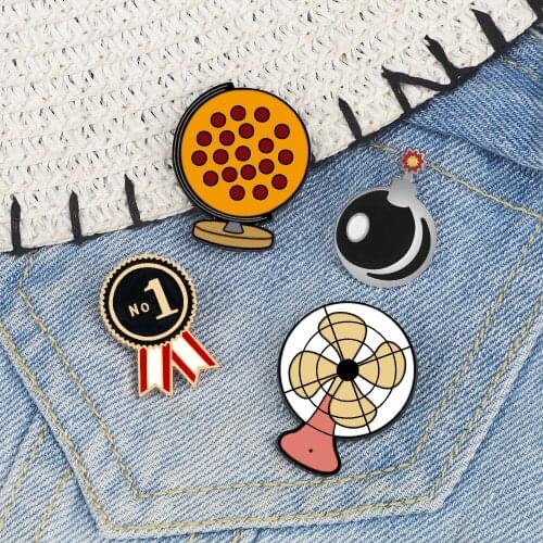 Creative Electric Fan Brooch Vintage Summer Cooling Desktop Floor Fan Enamel Pins Cute Denim Lapel Badge Jewelry Friends Gifts