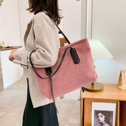 Winter Fashion Plush Shoulder Bag Women Large Capacity Travel Shopping Tote Bag Vintage Daily Casual Zipper Handbags