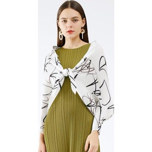 Miyake pleated sunscreen women cardigan ponchos three-quarter sleeve top 2020 autumn Shawl cloak cape fur abstract small coat