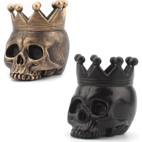 Crown Skull Candle Holder Horror Candlestick Resin Crafts for Halloween Party Home Table Centerpiece Bar Decor Au04 21