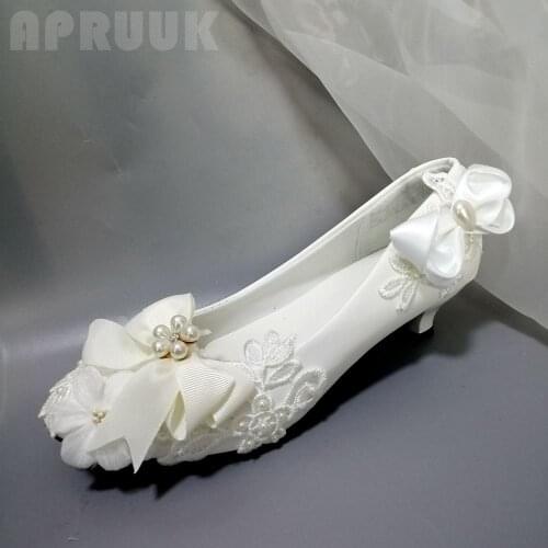 White pumps shoes woman 3CM tiny small heel bridal brides lace applique butterfly-knot wedding pumps shoe
