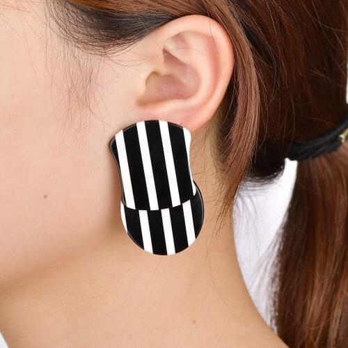 New Trendy Black And White Stripes Large Acrylic Drop Earrings For Women Geometric Big Acetic Acid Resin Dangle Earrings