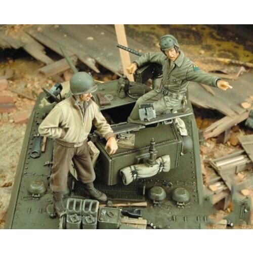 1/35 Scale Unpainted Resin Figure M3A3 stuart crew 2 figures collection figure