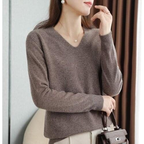 Autumn and winter new womens knitted sweater 100% pure wool long-sleeved V-neck loose casual all-match short pullover