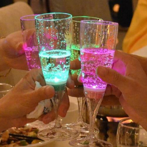 6pcs LED Light Up Wine Glasses Champagne Flutes Cocktail Flashing Cups for Bar Party Night Club Drinkware Wedding Party Decor