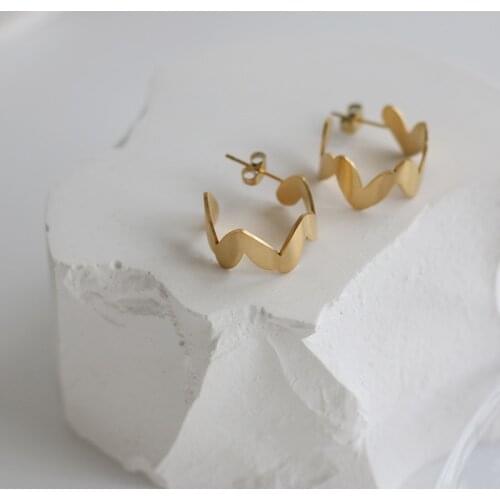 Minimalist Twisted Love Heart Stud Earrings For Women Stainless Steel Matte Gold Geometric Earrings Jewelry Boucle Oreille Femme