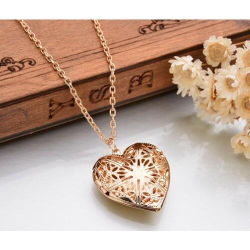 Hollowed Love Heart Locket Pendant Necklace For Women Men Fashion Gold Silver Color Openable Photo Frame Necklace Couples Gift
