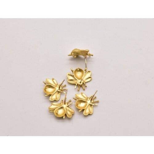 2 Pair/Lot 15mm 18K Brass Gold-Plated Bee-Shaped Perforated Stud Ear Wholesale Lots Bulk Handmade Jewelry Accessories JA0411