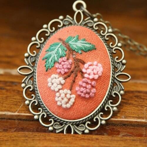 Handmade Craft Creative Gift Needlework Flower Cross Stitch Set Embroidery Set With Circle Swing DIY Necklace Embroidery Set