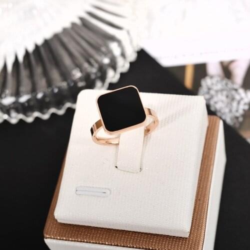 YUN RUO New Arrival Luxyry Black Square Shell Ring Woman Birthday Gift Fashion Titanium Steel Jewelry Rose Gold Color Never Fade